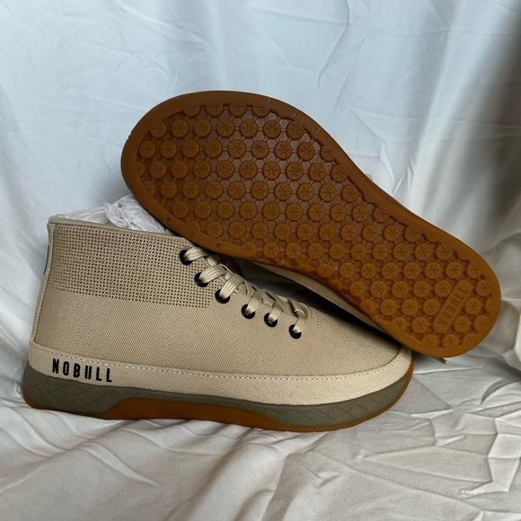 NOBULL Canvas Trainer Mid
Desert/Gum
Women’s 9 / Men’s 7.5 - Picture 2 of 10